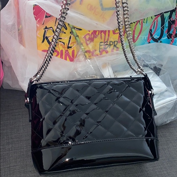 Forever 21 Handbags - Patent leather quilted chain bag 💕